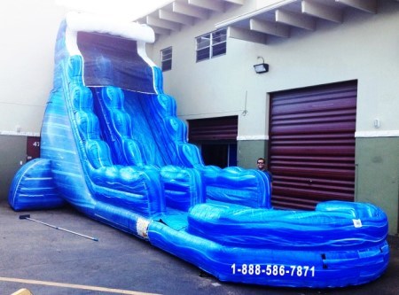 Seaquake_water_slide_rental.jpg