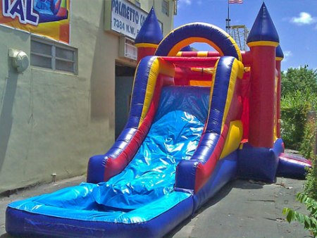 water_slide_super_castle.jpg